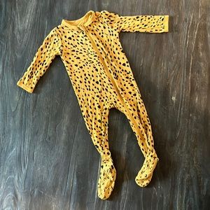 Kyte BABY leopard zippered footie 6-12 mos. WITH headband